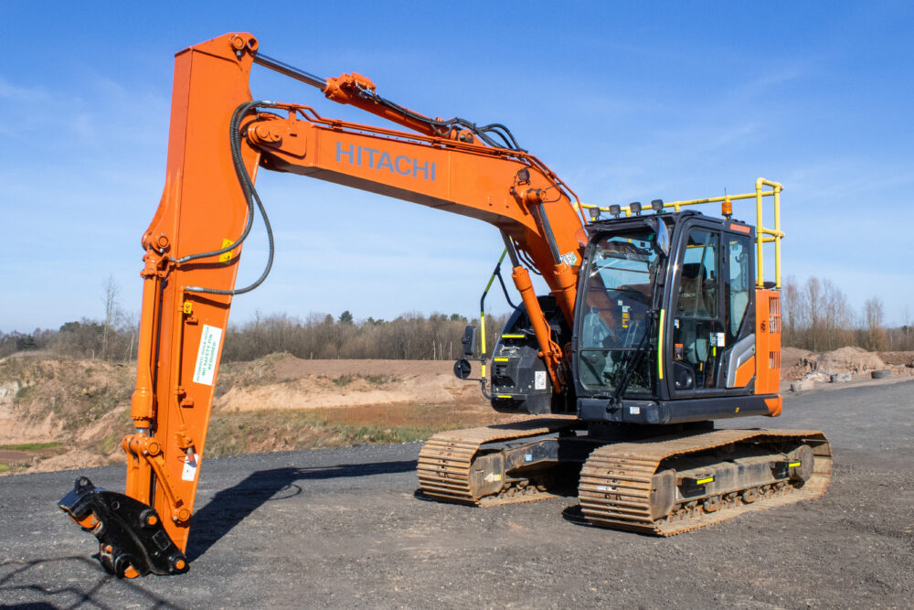 【中古】 Hybris Uk / Heavy Machinery Medium Excavator For Sale | Medium Size Excavator - Hitachi UK